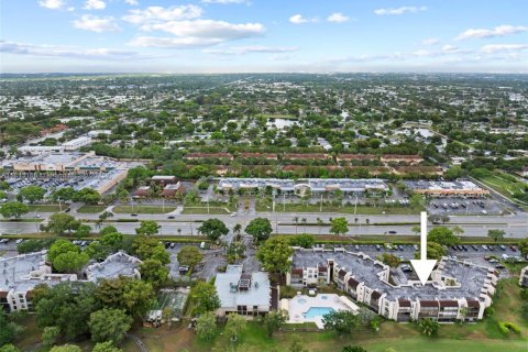 Copropriété à vendre à Tamarac, Floride: 2 chambres, 96.62 m2 № 1762559 - photo 29