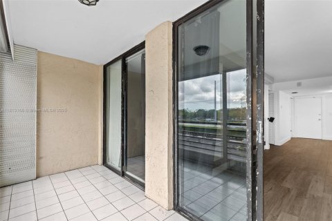 Copropriété à vendre à Tamarac, Floride: 2 chambres, 96.62 m2 № 1762559 - photo 7
