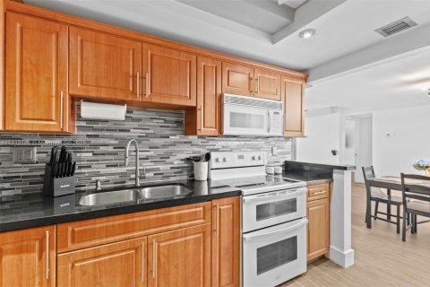 Copropriété à vendre à Tamarac, Floride: 2 chambres, 96.62 m2 № 1762559 - photo 13
