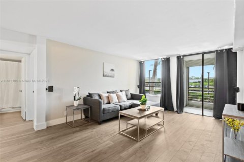 Copropriété à vendre à Tamarac, Floride: 2 chambres, 96.62 m2 № 1762559 - photo 5