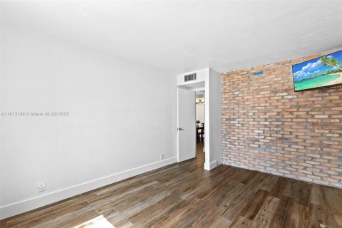 Copropriété à vendre à Tamarac, Floride: 2 chambres, 96.62 m2 № 1762559 - photo 19