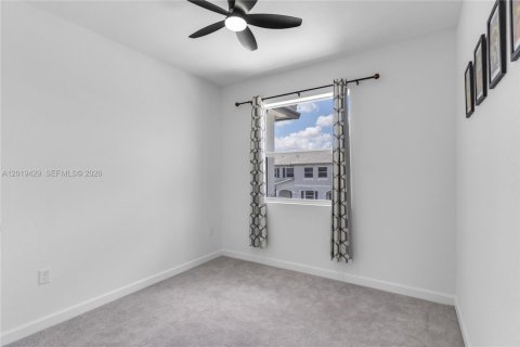 Touwnhouse à louer à Florida City, Floride: 3 chambres, 123.56 m2 № 2256692 - photo 10