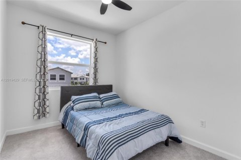 Touwnhouse à louer à Florida City, Floride: 3 chambres, 123.56 m2 № 2256692 - photo 13