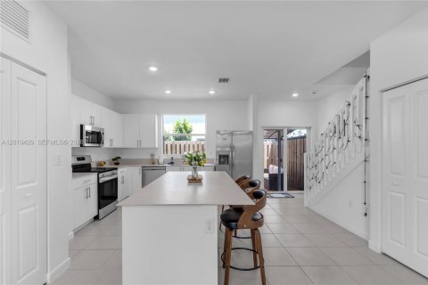 Touwnhouse à louer à Florida City, Floride: 3 chambres, 123.56 m2 № 2256692 - photo 3