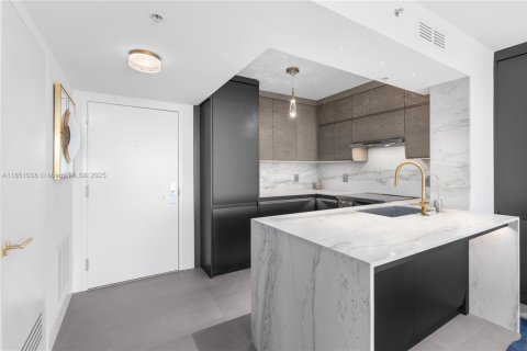 Condominio en venta en Miami Beach, Florida, 1 dormitorio, 76.18 m2 № 1858873 - foto 9