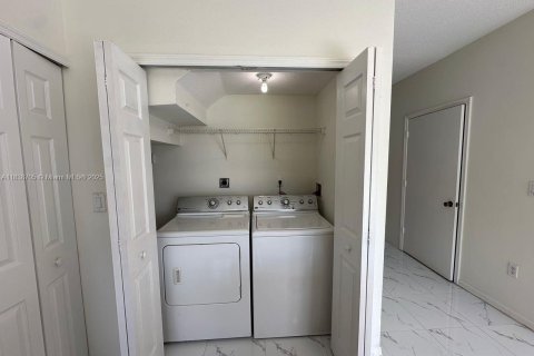 Townhouse in Homestead, Florida 2 bedrooms, 108.32 sq.m. № 1825470 - photo 5