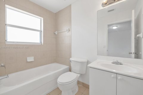 Townhouse in Homestead, Florida 2 bedrooms, 108.32 sq.m. № 1825470 - photo 21