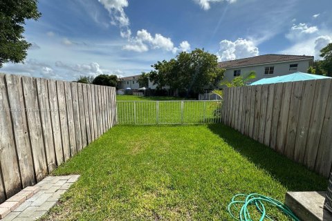 Townhouse in Homestead, Florida 2 bedrooms, 108.32 sq.m. № 1825470 - photo 11
