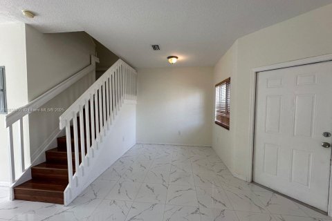 Townhouse in Homestead, Florida 2 bedrooms, 108.32 sq.m. № 1825470 - photo 4