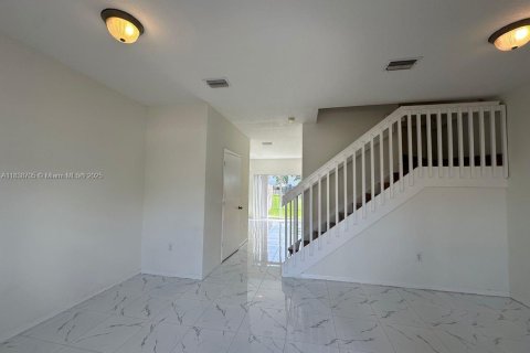 Townhouse in Homestead, Florida 2 bedrooms, 108.32 sq.m. № 1825470 - photo 3