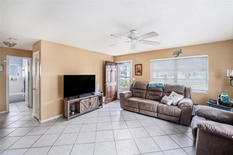 Condominio en venta en Pinellas Park, Florida, 2 dormitorios, 80.27 m2 № 1784415 - foto 7