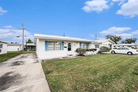 Condominio en venta en Pinellas Park, Florida, 2 dormitorios, 80.27 m2 № 1784415 - foto 2
