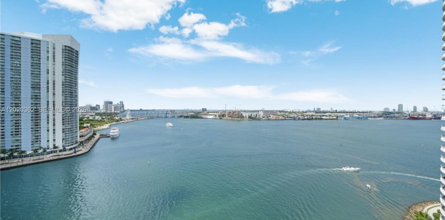 Condo à Miami, Floride, 2 chambres № 2182248