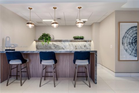 Copropriété à louer à Miami, Floride: 2 chambres, 130.06 m2 № 2182248 - photo 9