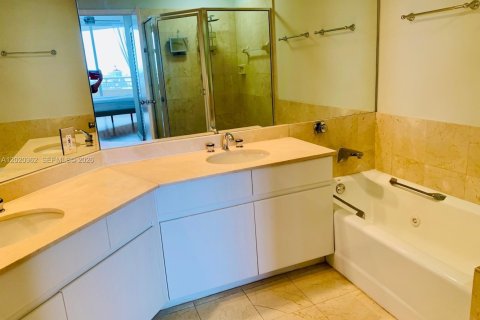 Copropriété à louer à Miami, Floride: 2 chambres, 130.06 m2 № 2182248 - photo 18