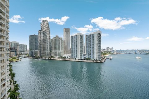 Copropriété à louer à Miami, Floride: 2 chambres, 130.06 m2 № 2182248 - photo 2
