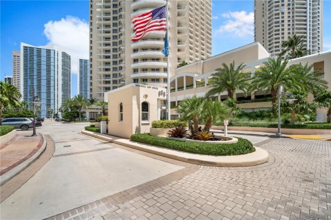 Copropriété à louer à Miami, Floride: 2 chambres, 130.06 m2 № 2182248 - photo 11