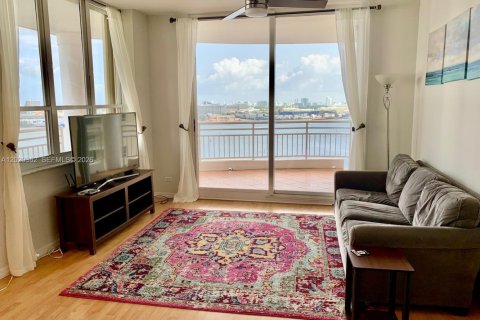 Copropriété à louer à Miami, Floride: 2 chambres, 130.06 m2 № 2182248 - photo 14