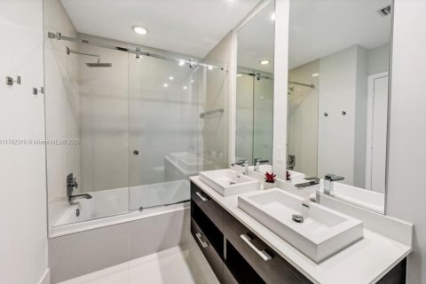 Купить кондоминиум в Майами, Флорида 1 спальня, 78.6м2, № 1958756 - фото 12