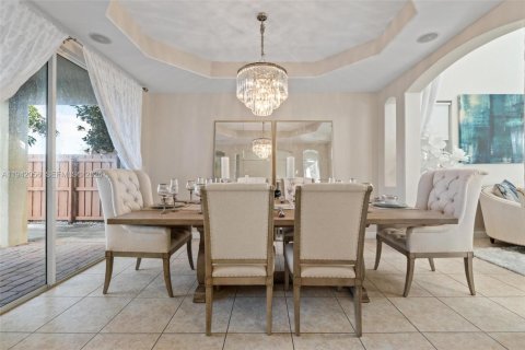 Villa ou maison à vendre à Miami, Floride: 5 chambres, 186.08 m2 № 1999020 - photo 8