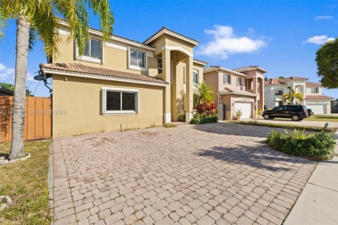 Villa ou maison à vendre à Miami, Floride: 5 chambres, 186.08 m2 № 1999020 - photo 3