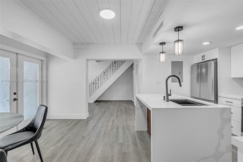 Touwnhouse à vendre à Miami Lakes, Floride: 2 chambres, 90.3 m2 № 2060705 - photo 10