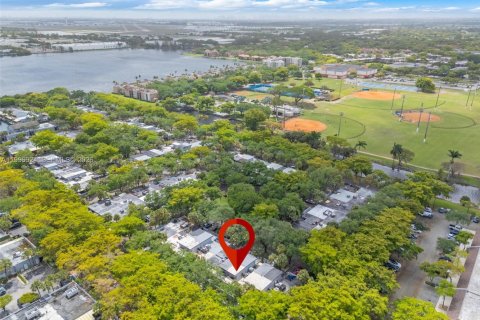 Touwnhouse à vendre à Miami Lakes, Floride: 2 chambres, 90.3 m2 № 2060705 - photo 29