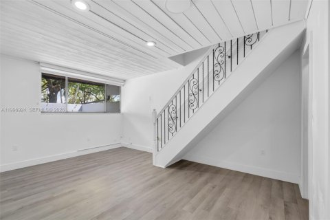 Touwnhouse à vendre à Miami Lakes, Floride: 2 chambres, 90.3 m2 № 2060705 - photo 11