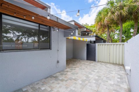 Touwnhouse à vendre à Miami Lakes, Floride: 2 chambres, 90.3 m2 № 2060705 - photo 4