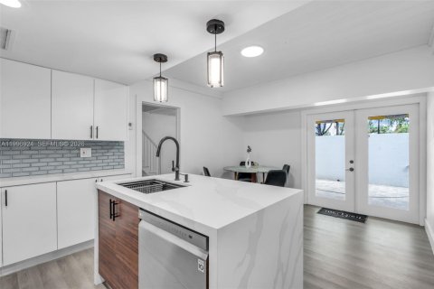 Touwnhouse à vendre à Miami Lakes, Floride: 2 chambres, 90.3 m2 № 2060705 - photo 9