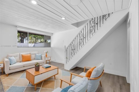 Touwnhouse à vendre à Miami Lakes, Floride: 2 chambres, 90.3 m2 № 2060705 - photo 13
