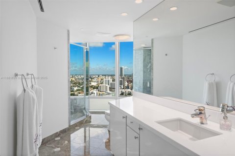 Condo in Miami, Florida, 4 bedrooms  № 1925555 - photo 27