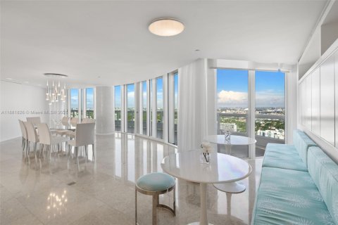 Condo in Miami, Florida, 4 bedrooms  № 1925555 - photo 12
