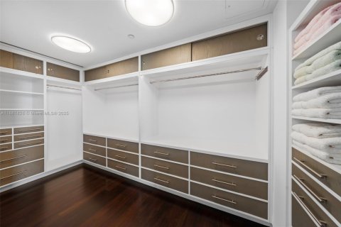 Condo in Miami, Florida, 4 bedrooms  № 1925555 - photo 24