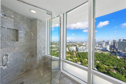 Condo in Miami, Florida, 4 bedrooms  № 1925555 - photo 28