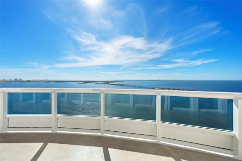 Condo in Miami, Florida, 4 bedrooms  № 1925555 - photo 3