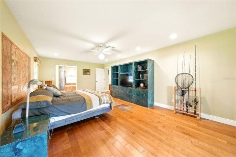 House in Sorrento, Florida 3 bedrooms, 185.8 sq.m. № 1885609 - photo 29