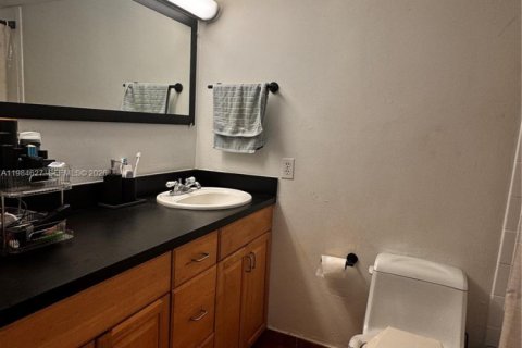 Снять в аренду кондоминиум в Норт-Бей-Виллидж, Флорида 1 спальня, 57.6м2, № 2045832 - фото 4