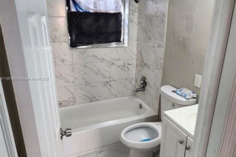Casa en alquiler en Opa-locka, Florida, 2 dormitorios, 369.75 m2 № 2013253 - foto 6