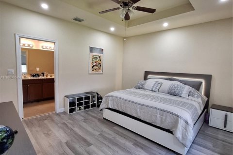 House in Homestead, Florida 4 bedrooms, 175.03 sq.m. № 1928269 - photo 23