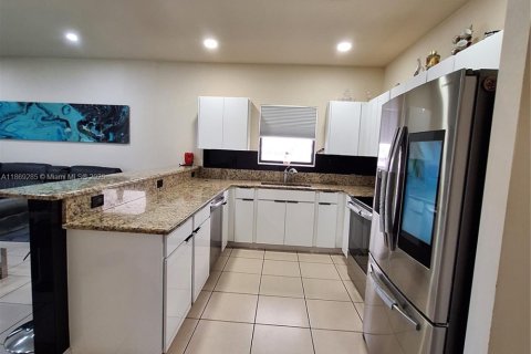 House in Homestead, Florida 4 bedrooms, 175.03 sq.m. № 1928269 - photo 12