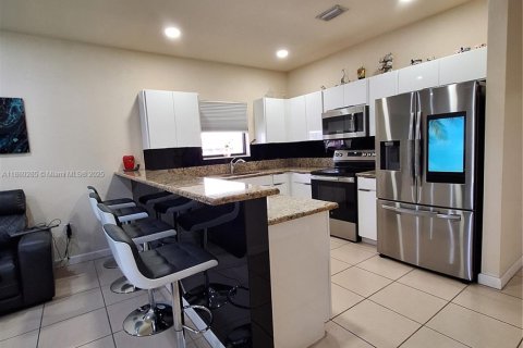 House in Homestead, Florida 4 bedrooms, 175.03 sq.m. № 1928269 - photo 9