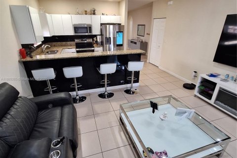 House in Homestead, Florida 4 bedrooms, 175.03 sq.m. № 1928269 - photo 6