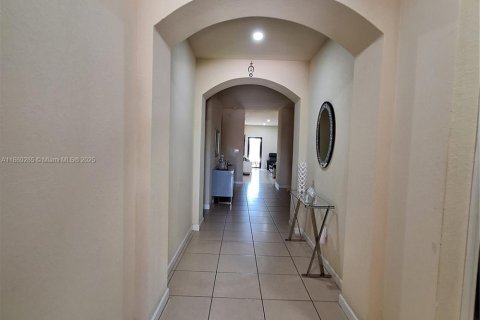 House in Homestead, Florida 4 bedrooms, 175.03 sq.m. № 1928269 - photo 2