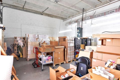 Propiedad comercial en venta en Doral, Florida № 1975747 - foto 29