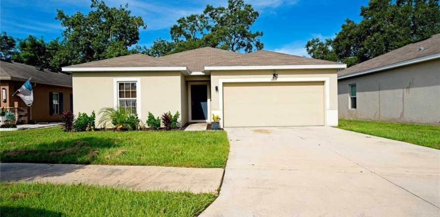 House in Gibsonton, Florida 3 bedrooms, 132.94 sq.m. № 1918348