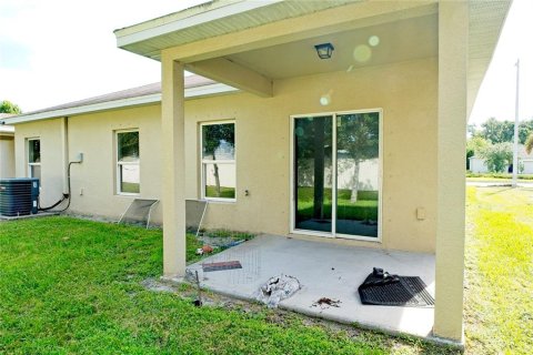 House in Gibsonton, Florida 3 bedrooms, 132.94 sq.m. № 1918348 - photo 22