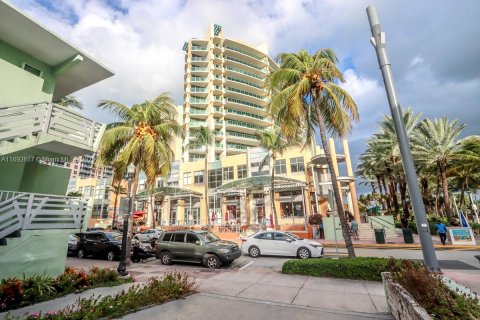 Commercial property in Miami Beach, Florida № 1934182 - photo 14