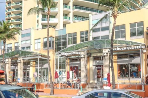 Commercial property in Miami Beach, Florida № 1934182 - photo 15