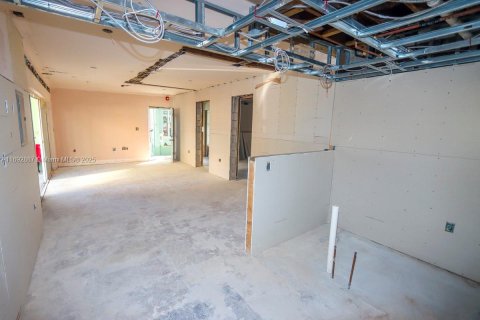 Commercial property in Miami Beach, Florida № 1934182 - photo 25